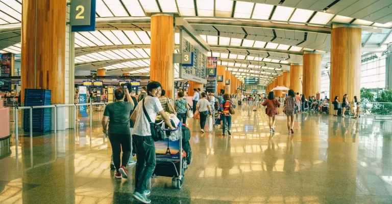 Do Airports Have Luggage Carts? Where To Find Them And Policies